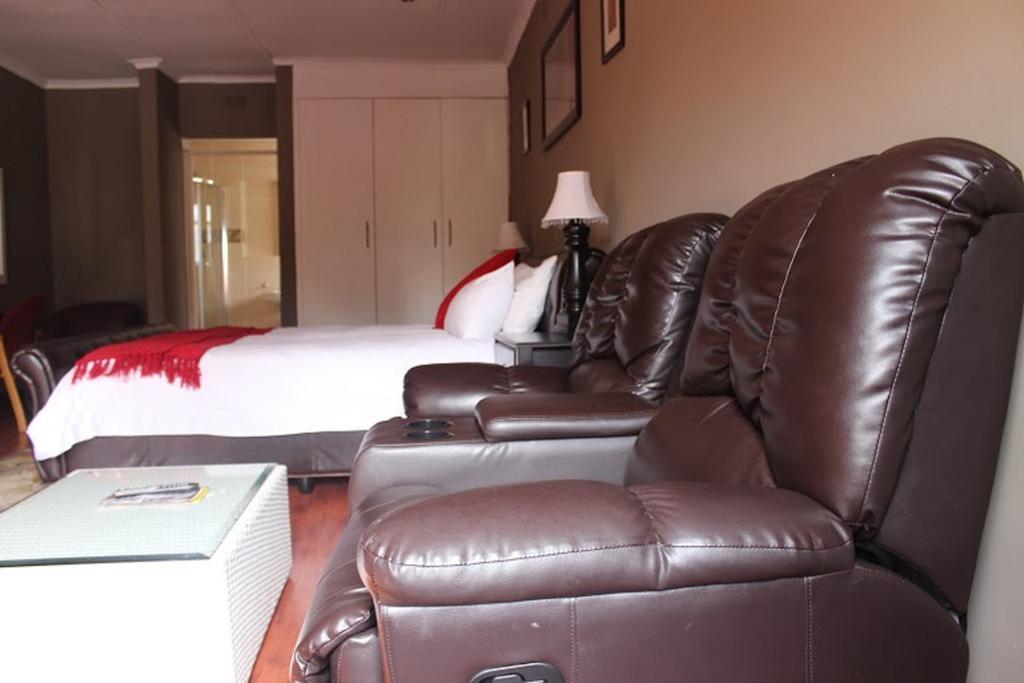 Flamboyant Guest Lodge Johannesburg Exterior foto