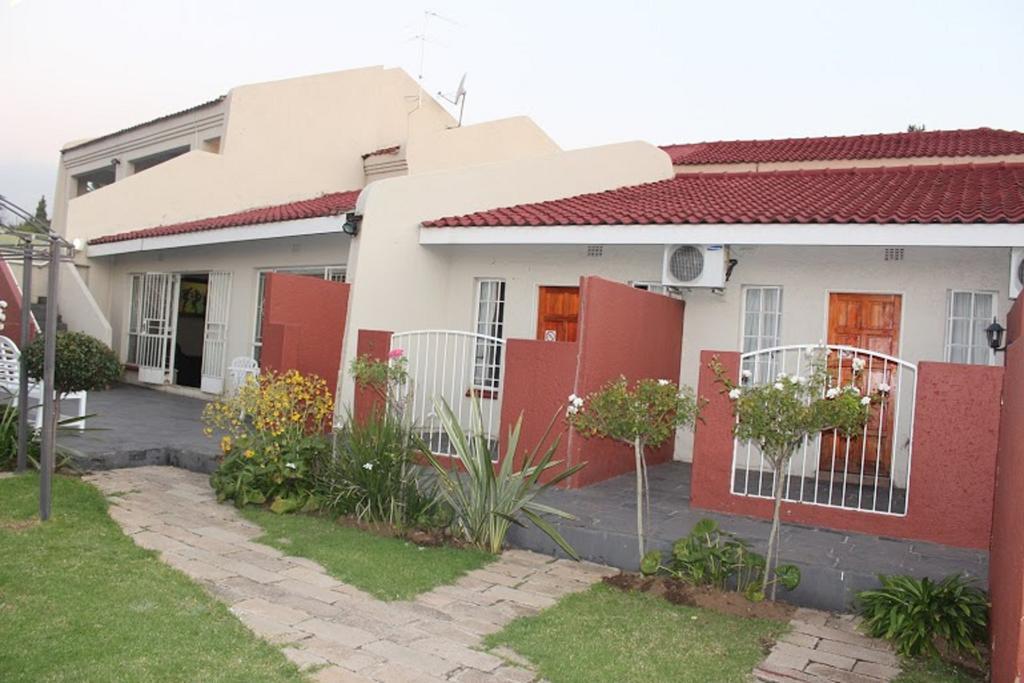 Flamboyant Guest Lodge Johannesburg Exterior foto