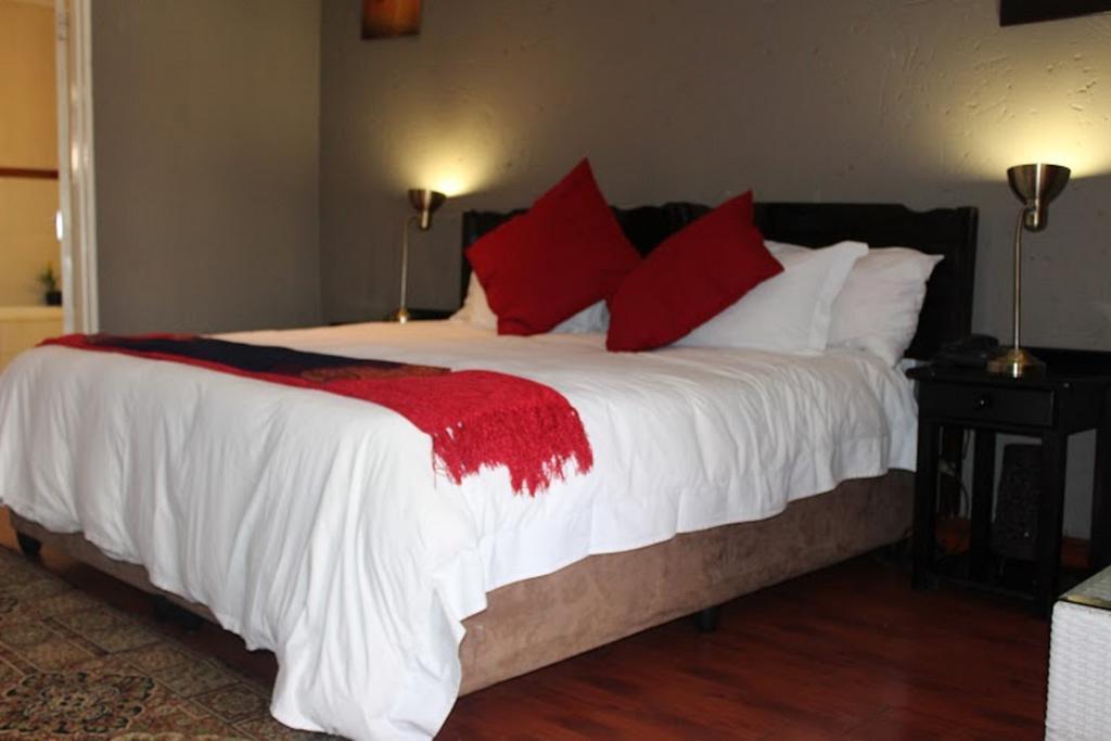 Flamboyant Guest Lodge Johannesburg Exterior foto