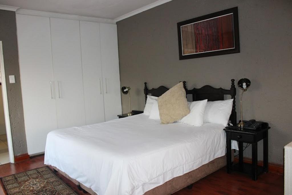 Flamboyant Guest Lodge Johannesburg Exterior foto